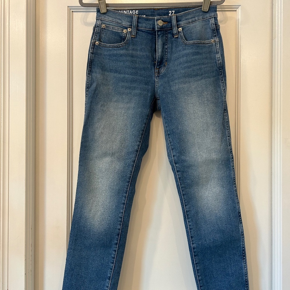 J Crew 9" mid rise vintage slim straight jean in Gemma wash